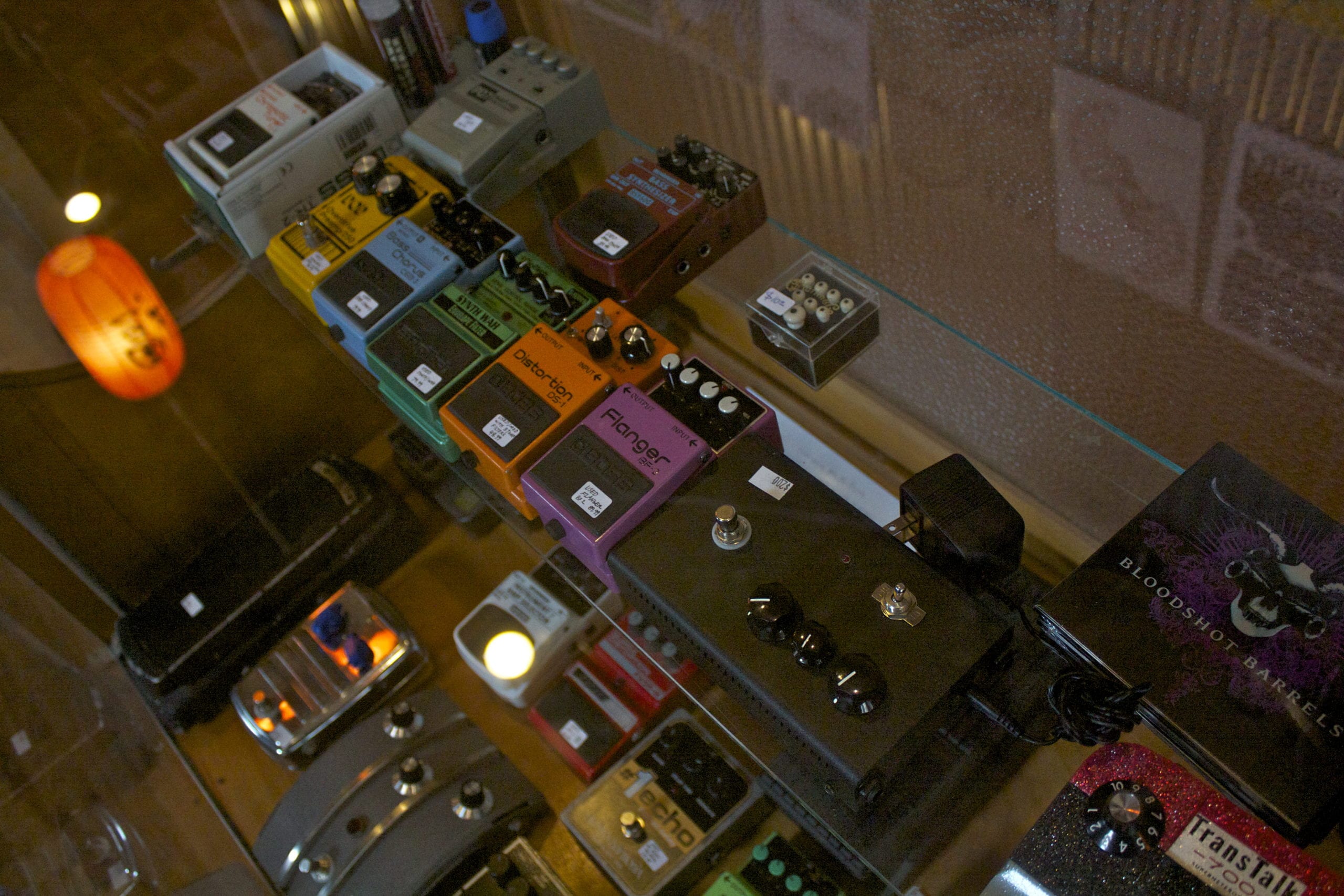 High Voltage shuttering on E Pike, Higher Voltager Guitar And Amp